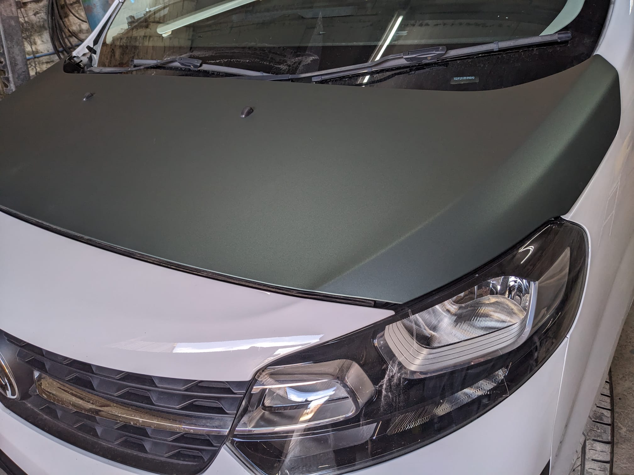 Vivaro bonnet wrap detail